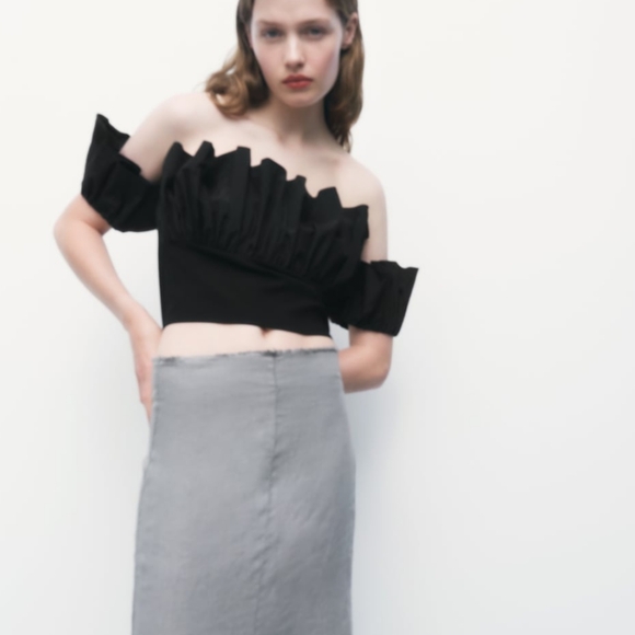 BNWT Zara gathered cropped top off shoulder - Picture 2 of 3